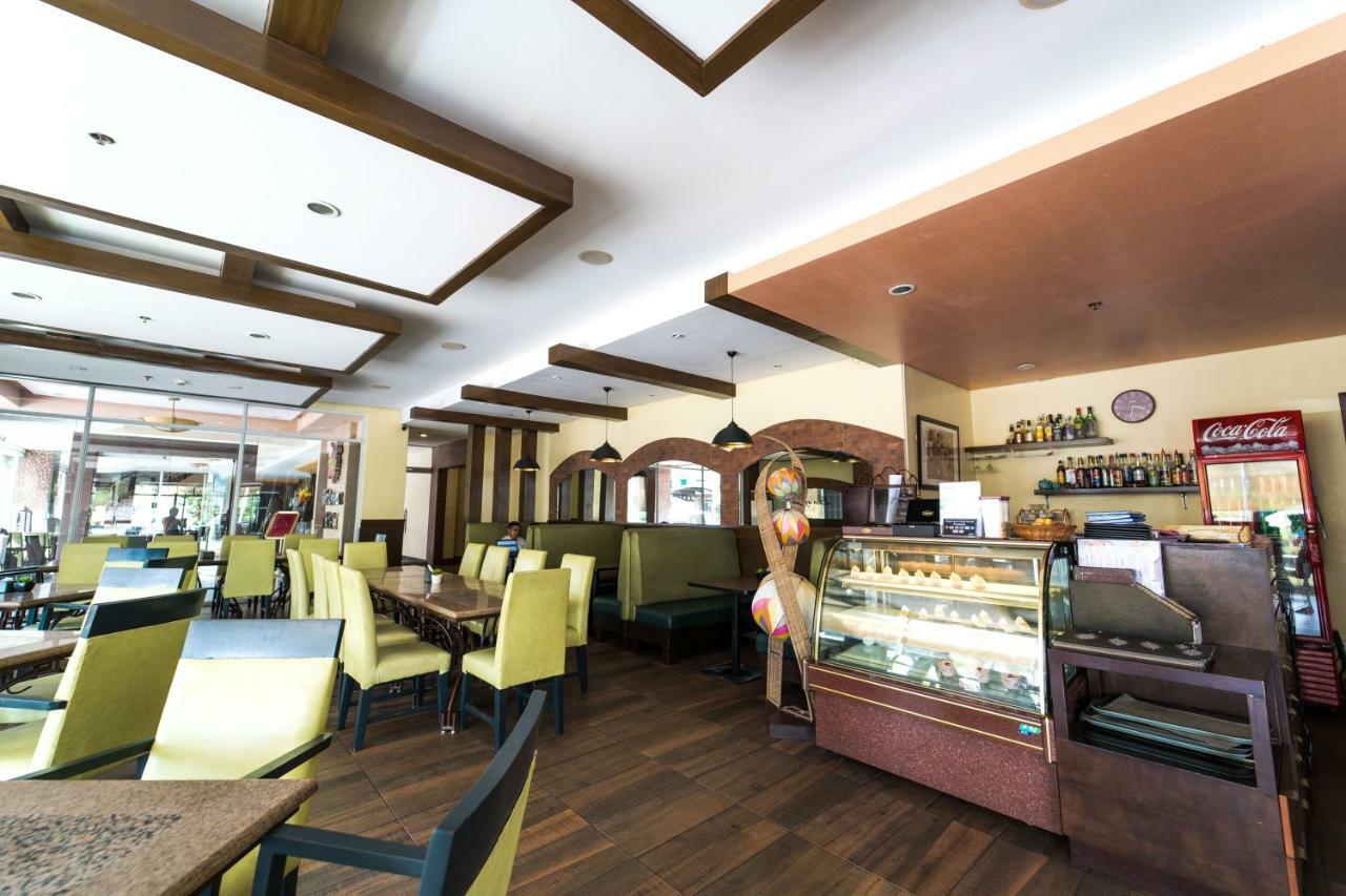 Mo2 Westown Hotel Iloilo Eksteriør bilde